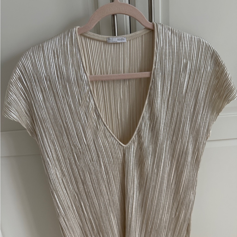 Zara Silver Pleated Top - Picture 6 of 6